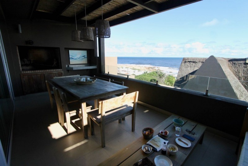 Departamento en alquiler en Manantiales a pasitos del agua y del centro.